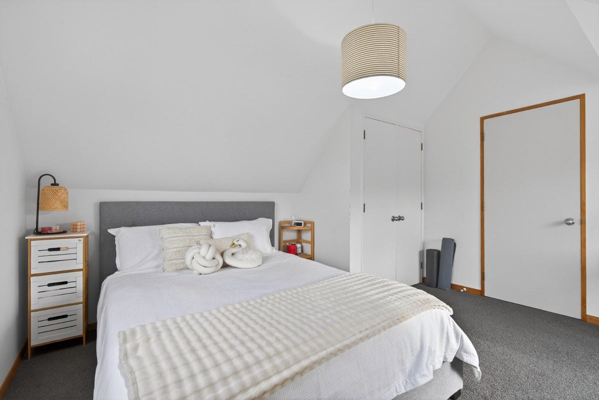 2/130 Muritai Road, Eastbourne, Lower Hutt - Carousel 2