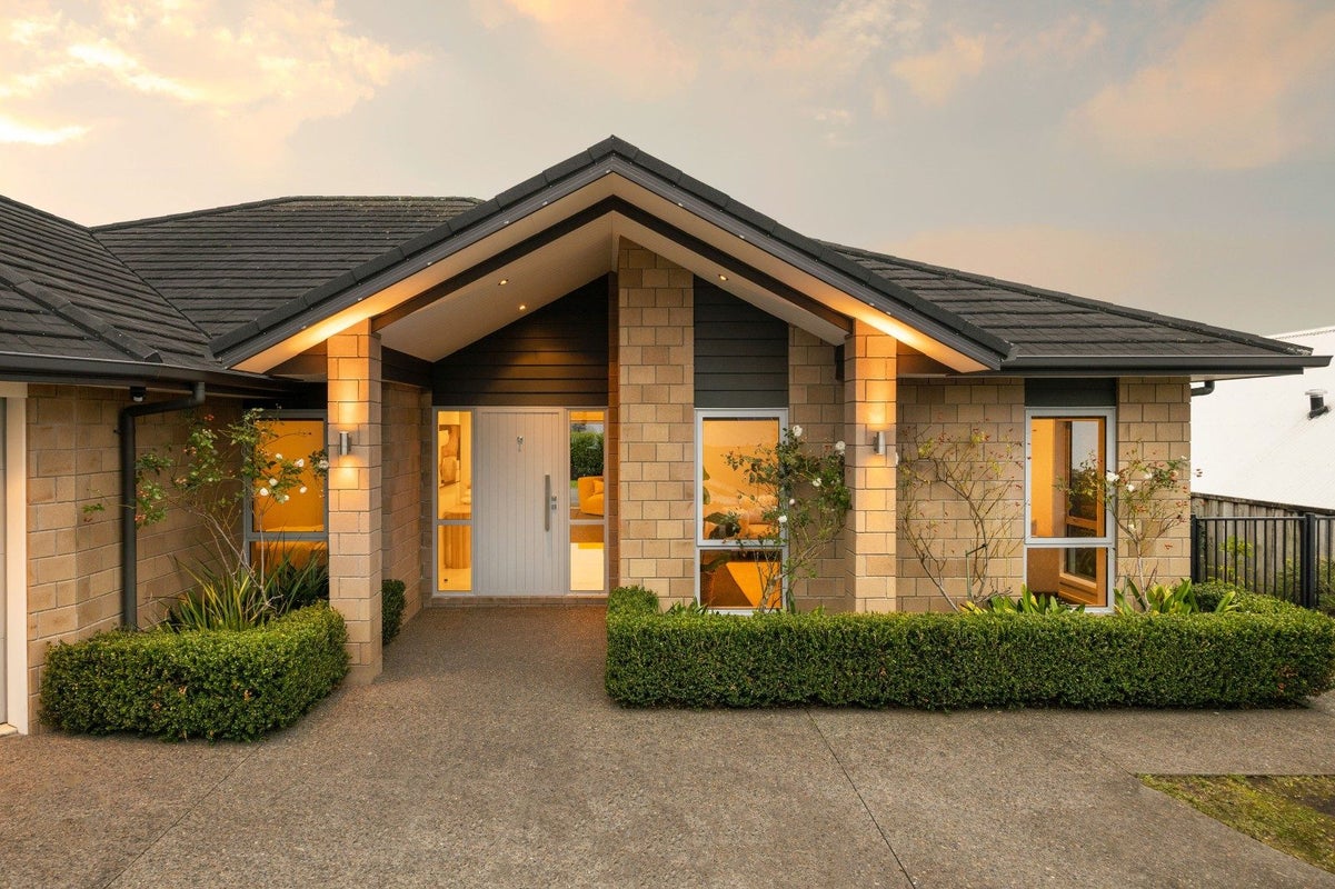 12 Highview Court, Flagstaff, Hamilton - Carousel 3
