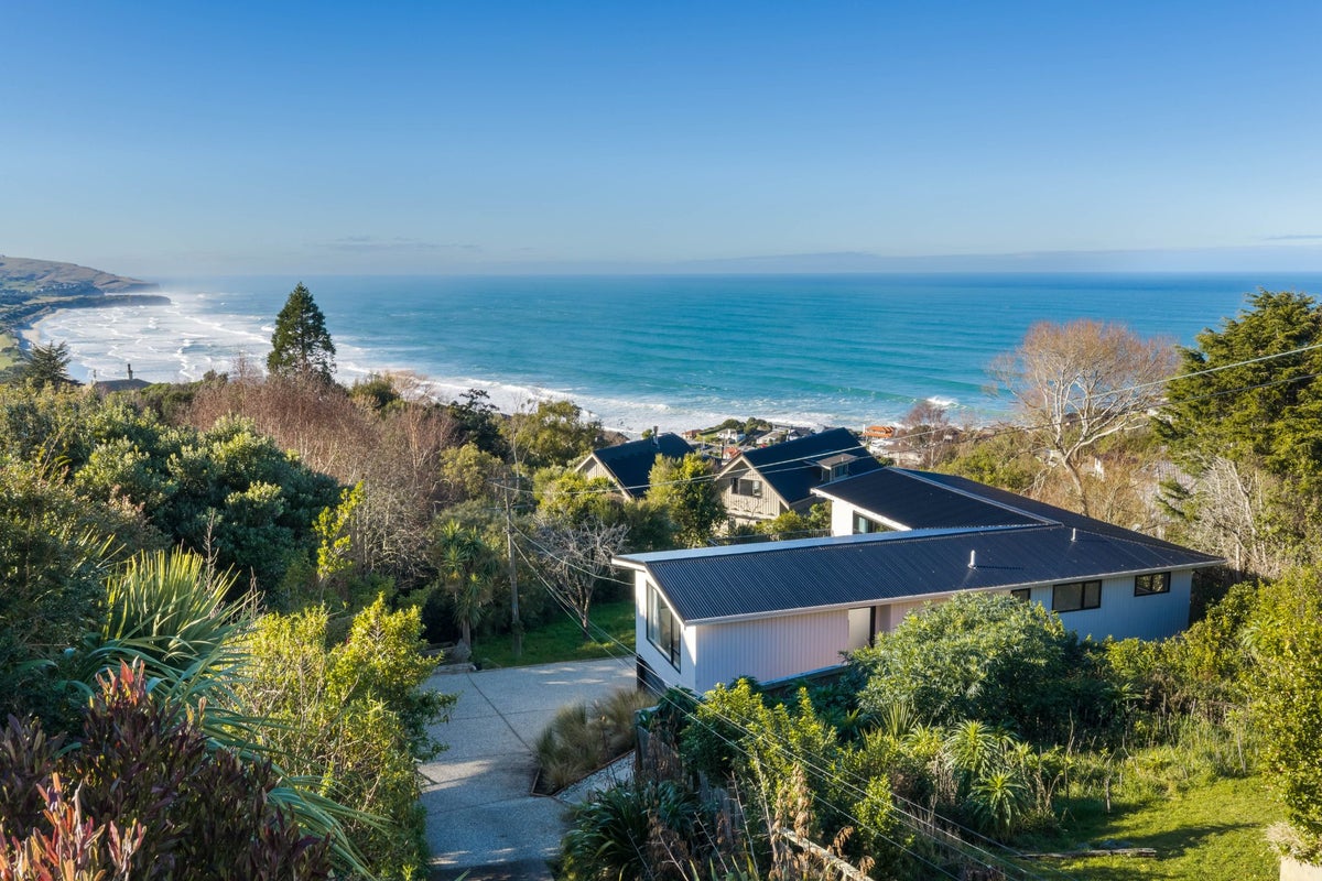 37 Aberdeen Road, Saint Clair, Dunedin - Carousel 1