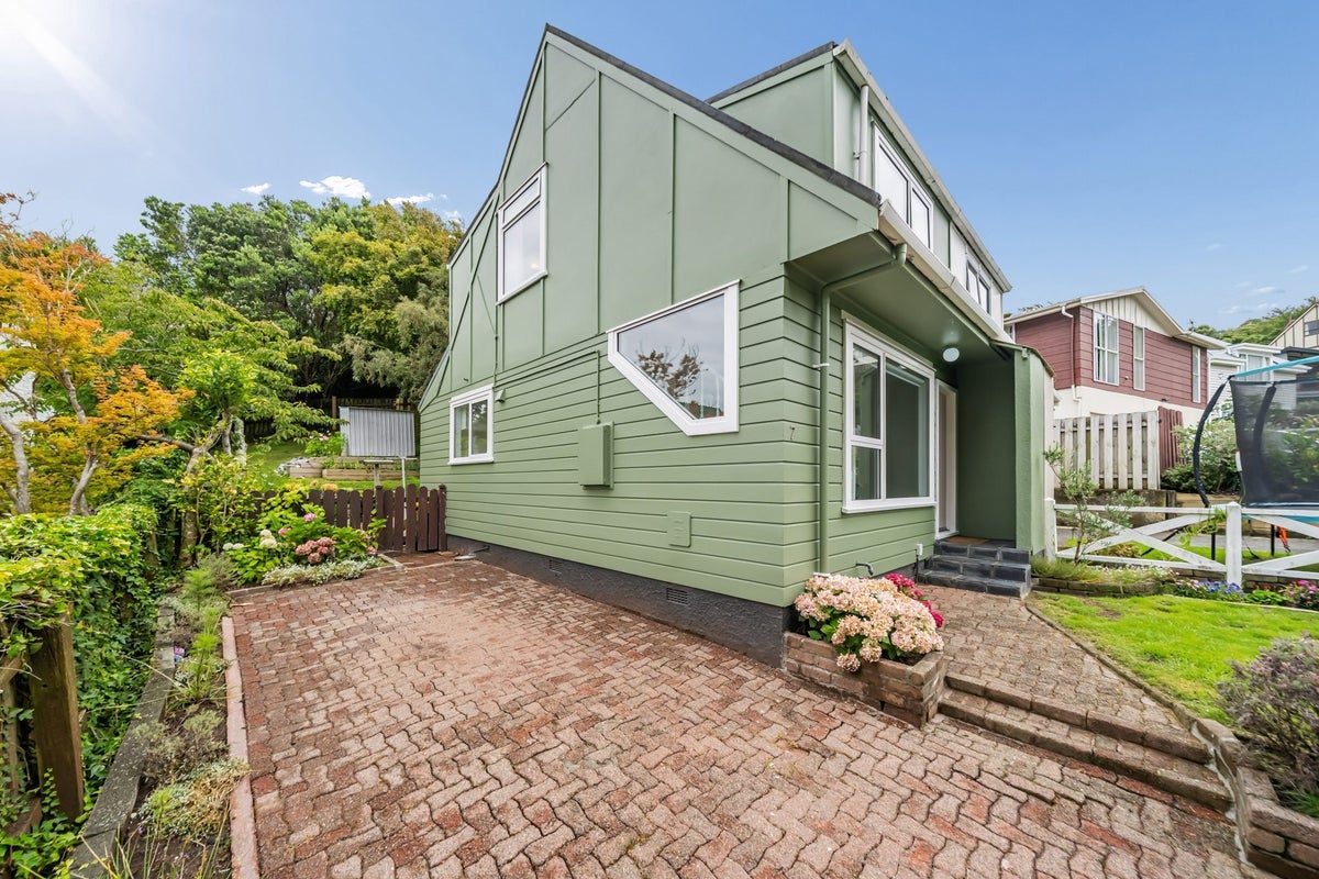 7 Rondane Place, Tirohanga, Lower Hutt - Carousel 2