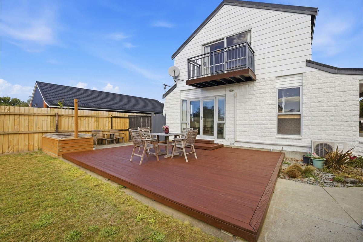 18 Heathglen Avenue, Parklands, Christchurch - Carousel 1