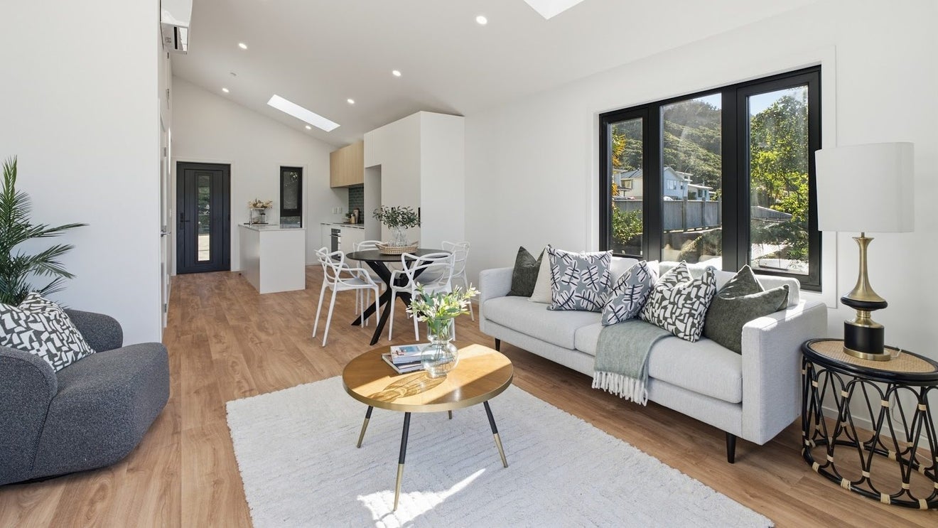 27A Westhaven Drive, Tawa, Wellington - Carousel 1