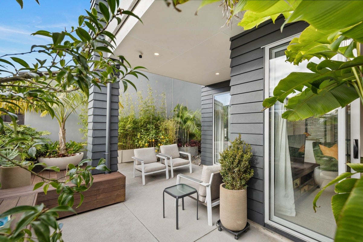 2/110 Hobsonville Point Road, Hobsonville, Auckland - Carousel 1