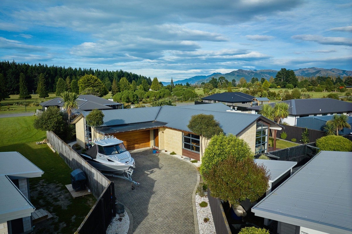 11 Mcrae Gardens, Kaikoura Flat, Kaikoura - Carousel 1