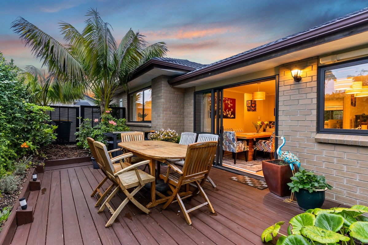27 Saltwood Street, Red Beach, Red Beach - Carousel 1