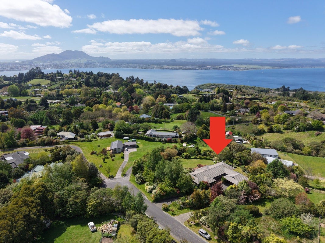 14 Glen Mohr, Acacia Bay, Taupo - Carousel 2