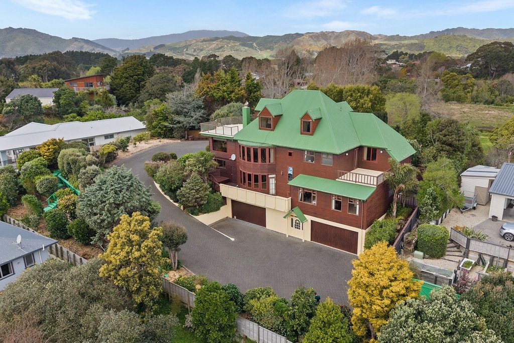 21 Otaihanga Road, Otaihanga, Paraparaumu - Carousel 1