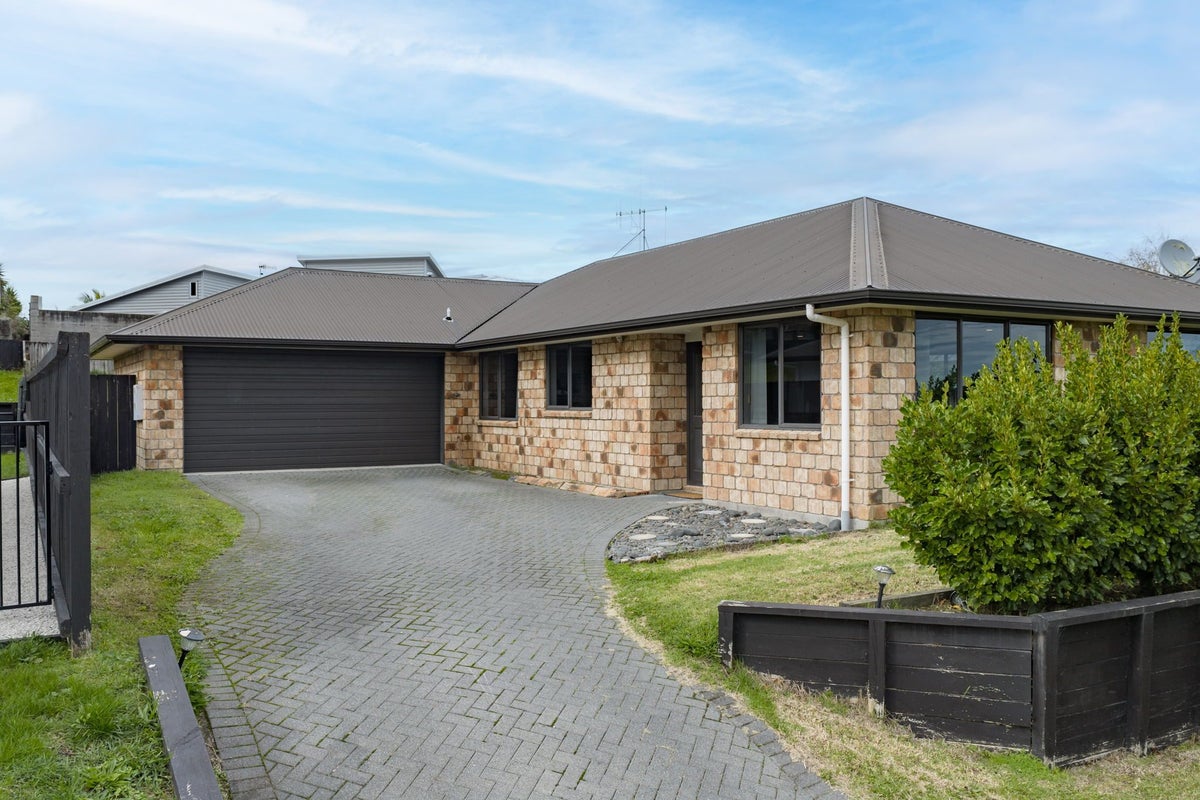 4 Raddington Way, Huntington, Hamilton - Carousel 1
