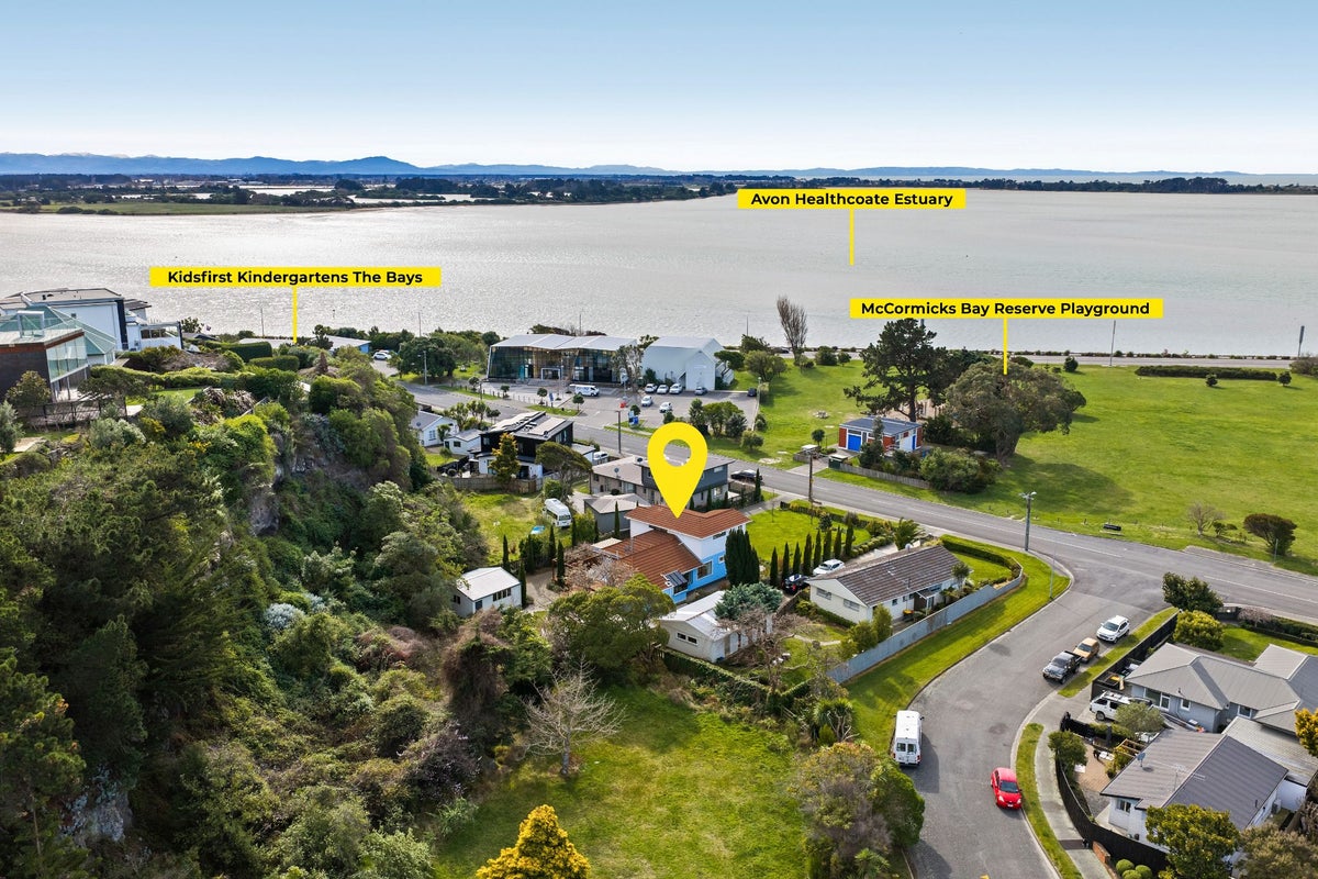 24 McCormacks Bay Road, Mount Pleasant, Christchurch - Carousel 29