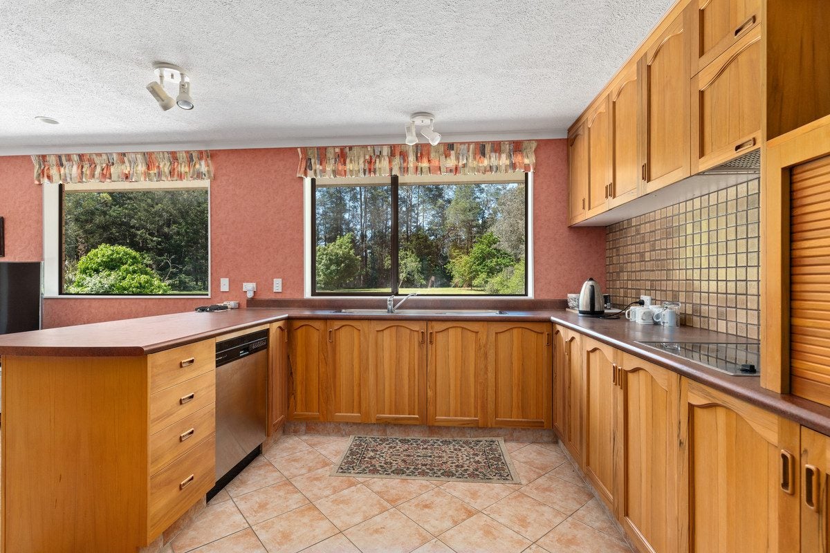 128 Tararua Drive, Upper Plain, Masterton - Carousel 2