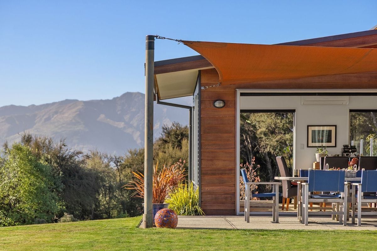 15 Kanuka Rise, Albert Town, Wanaka - Carousel 1