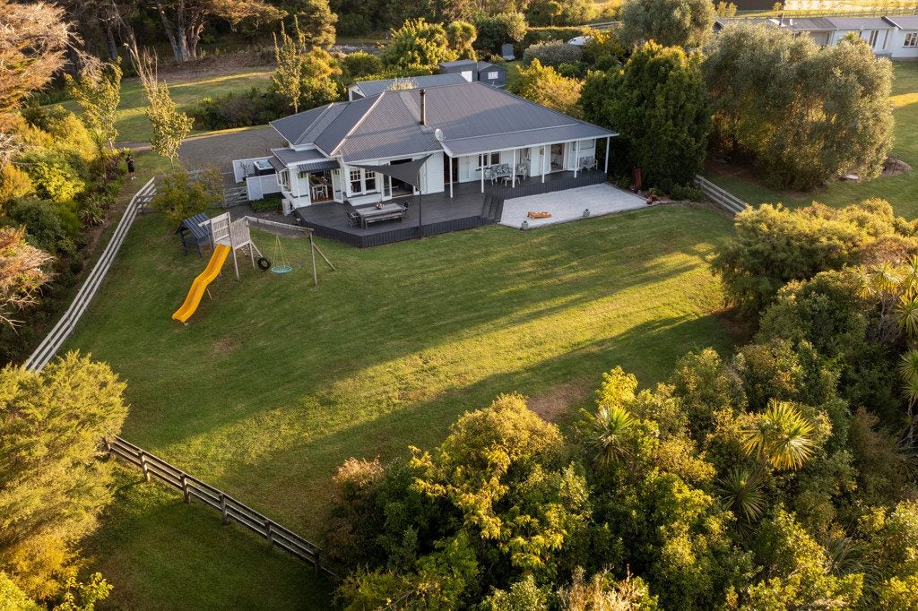 1232 Weranui Road, Silverdale - Carousel 1