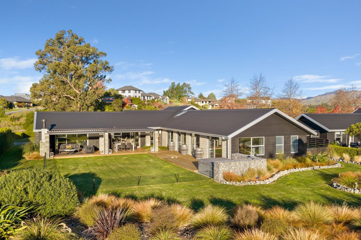 19 Avignon Place, Fairhall, Blenheim - Carousel 21