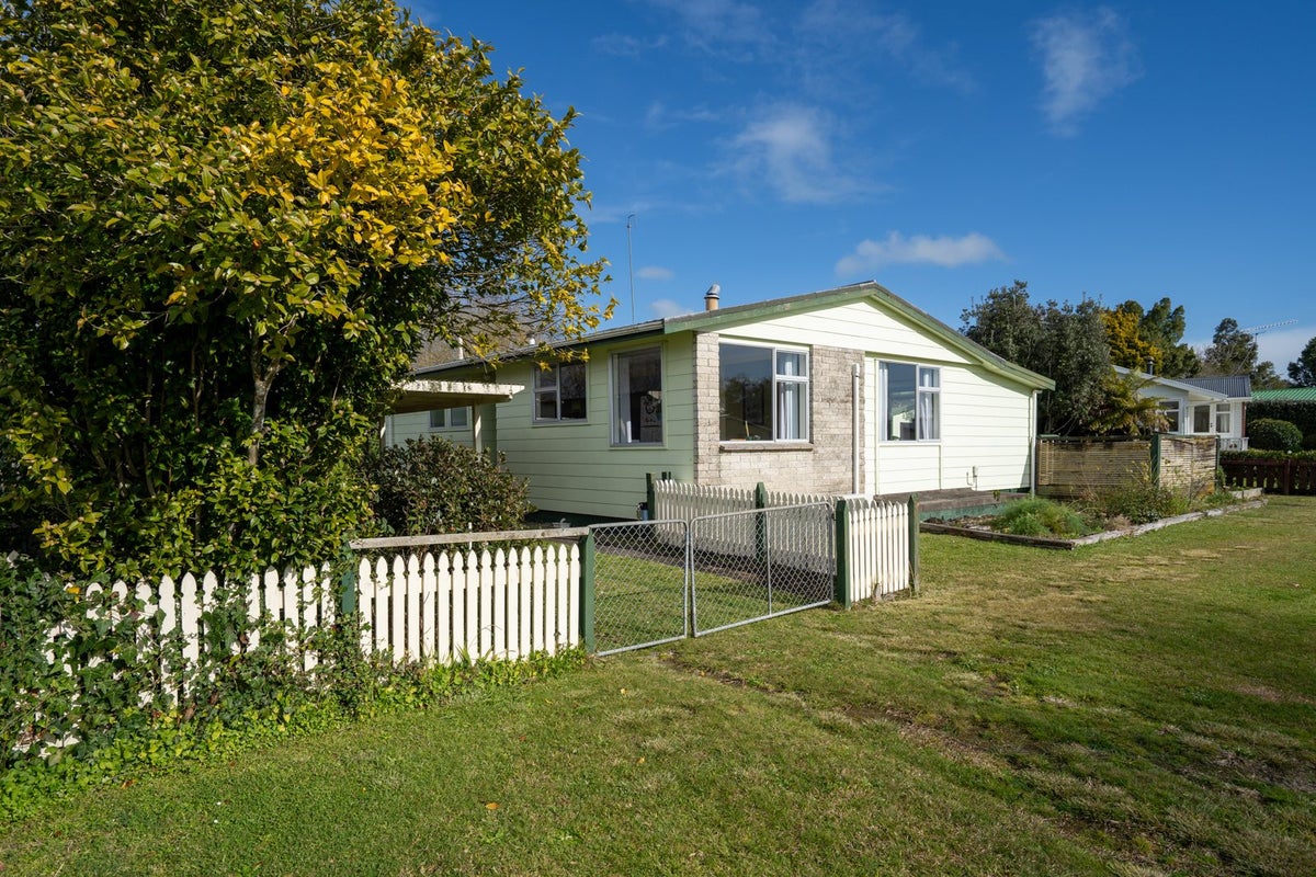 6 Sewell Place, Leamington, Cambridge - Carousel 1