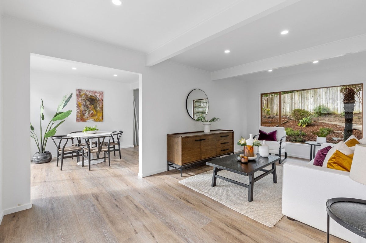2/867 Beach Road, Waiake, Auckland - Carousel 1