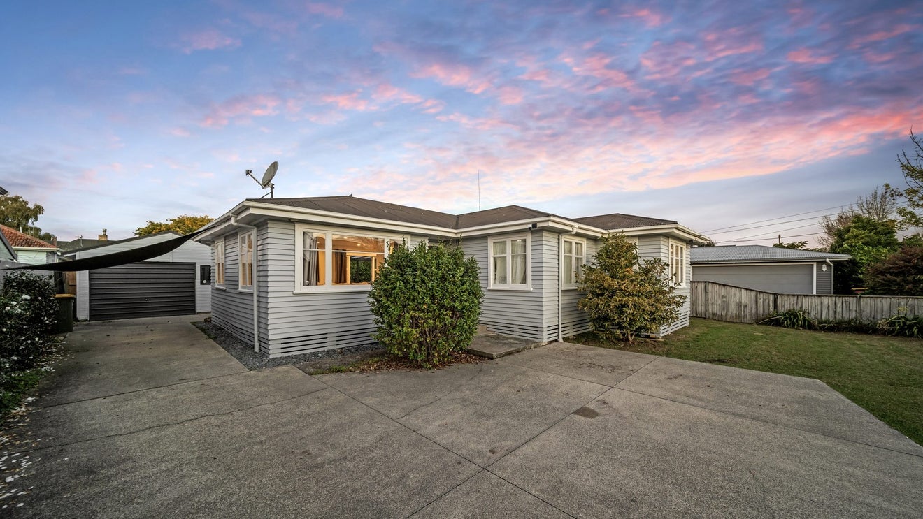 182 Nixon Street, Hamilton East, Hamilton - Carousel 1