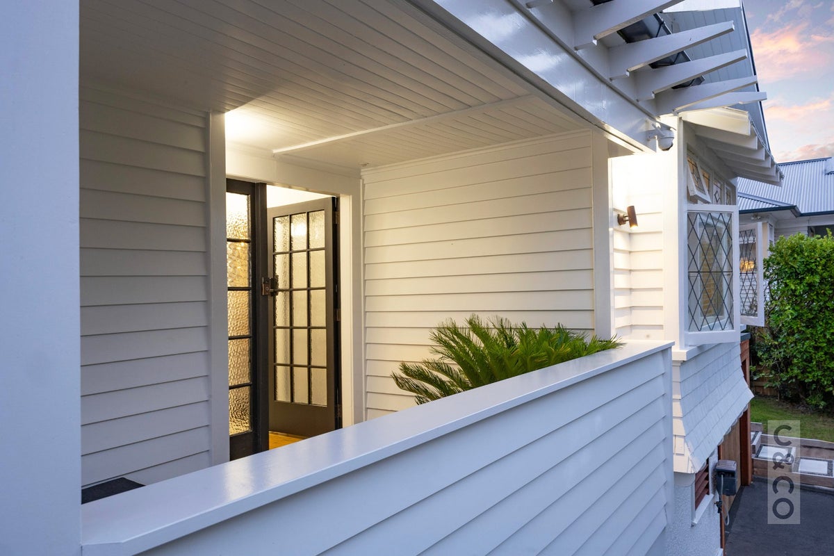 56 Queen Street, Riverhead, Riverhead - Carousel 1