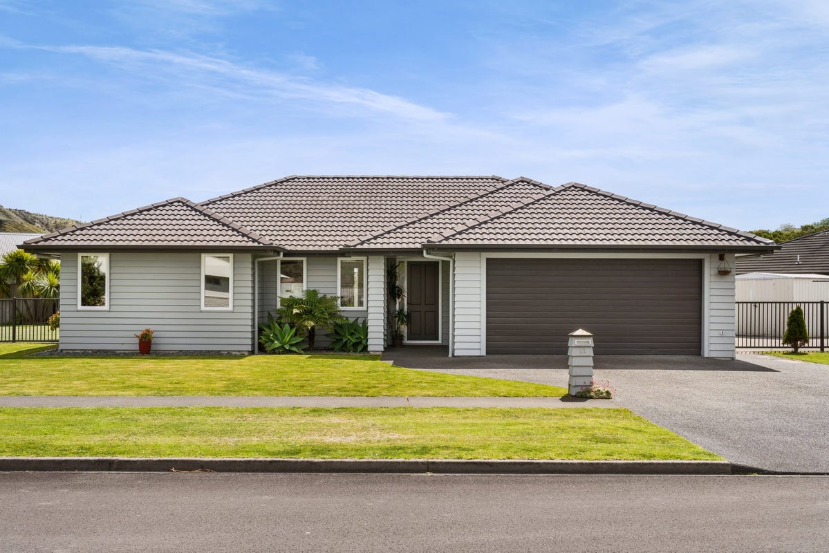 33 Hamilton Drive, Wainui, Gisborne - Carousel 1