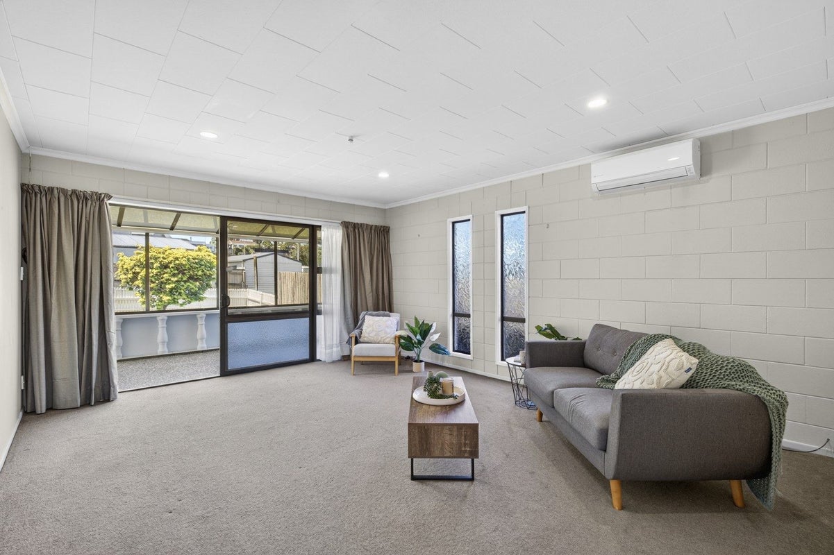 5A Tahurangi Place, Spotswood, New Plymouth - Carousel 2