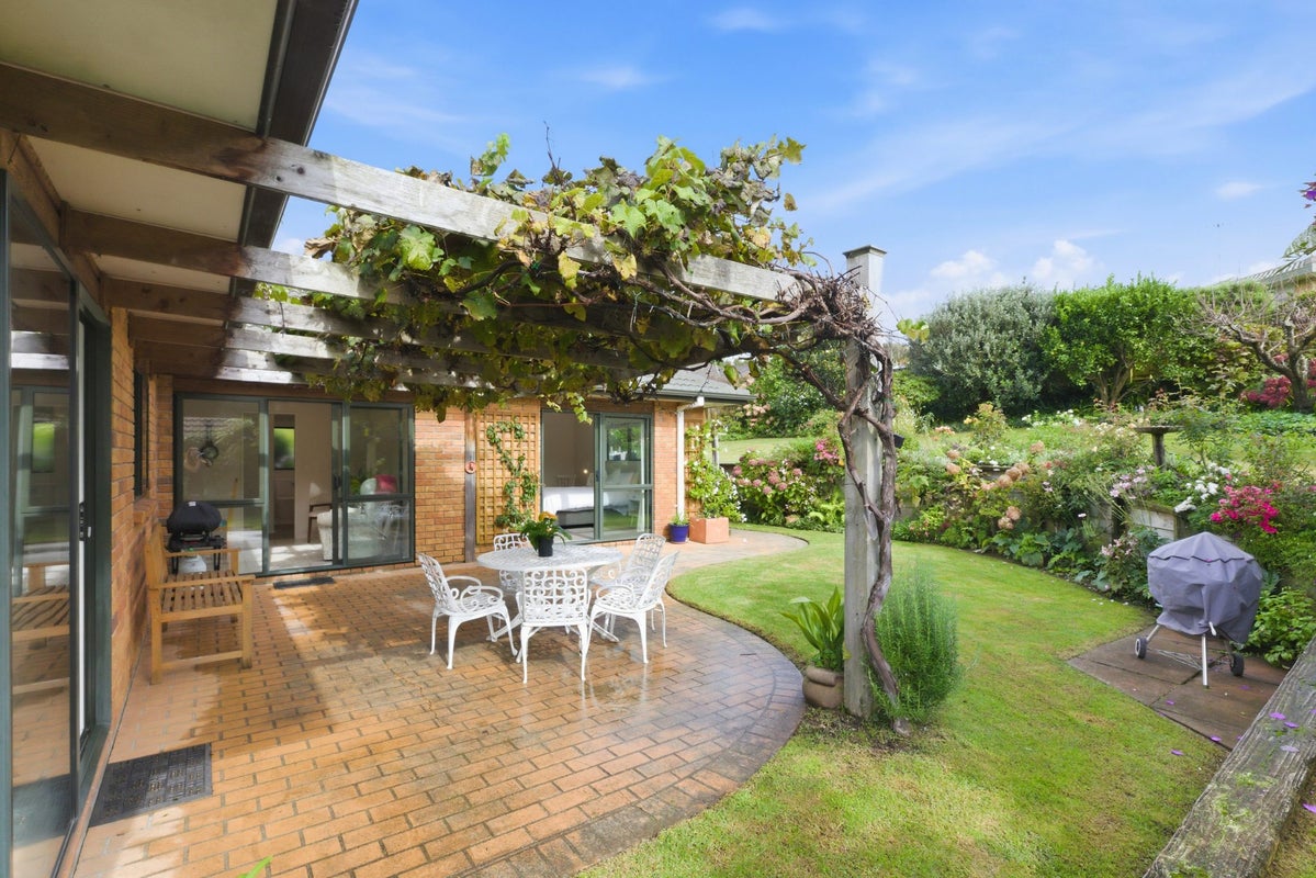 288 St Andrews Drive, Bethlehem, Tauranga - Carousel 2