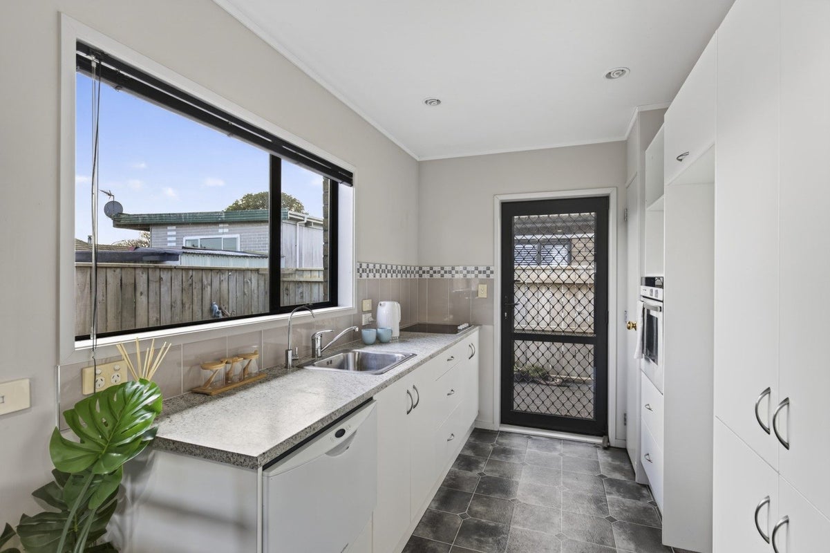 5/13 Cracroft Street, Waitara, Waitara - Carousel 2