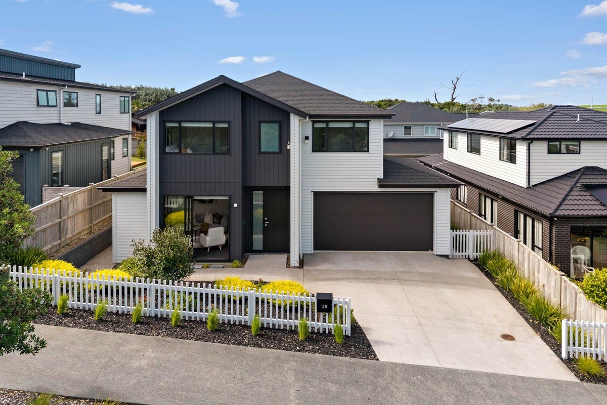 28 Longshore Drive, Long Bay, Auckland - Carousel 1