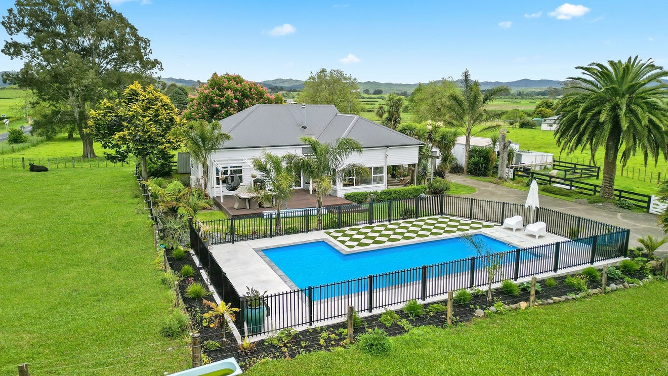 25 Koromatua Road, Ngahinapouri, Hamilton - Carousel 1