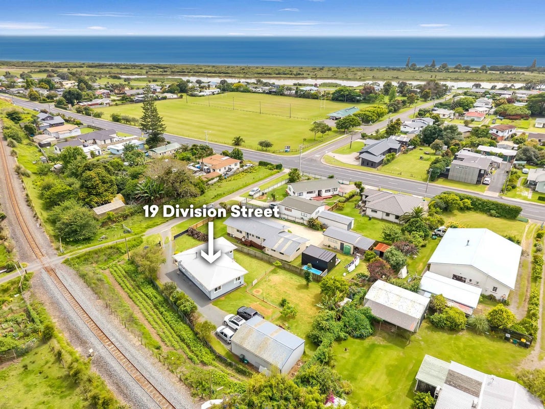 19 Division Street, Matata, Whakatane - Carousel 2