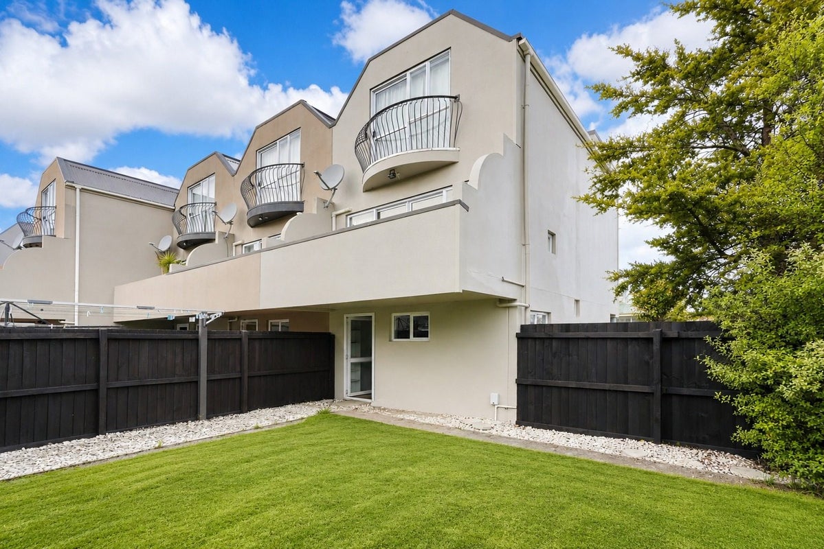 1/102 Wainui Street, Riccarton, Christchurch - Carousel 1