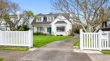 17 Chilton Grove, Hutt Central, Lower Hutt - Carousel 1