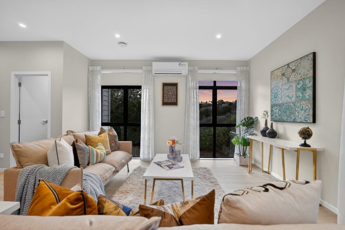 17B Strathnaver Crescent, Lynfield, Auckland - Carousel 1