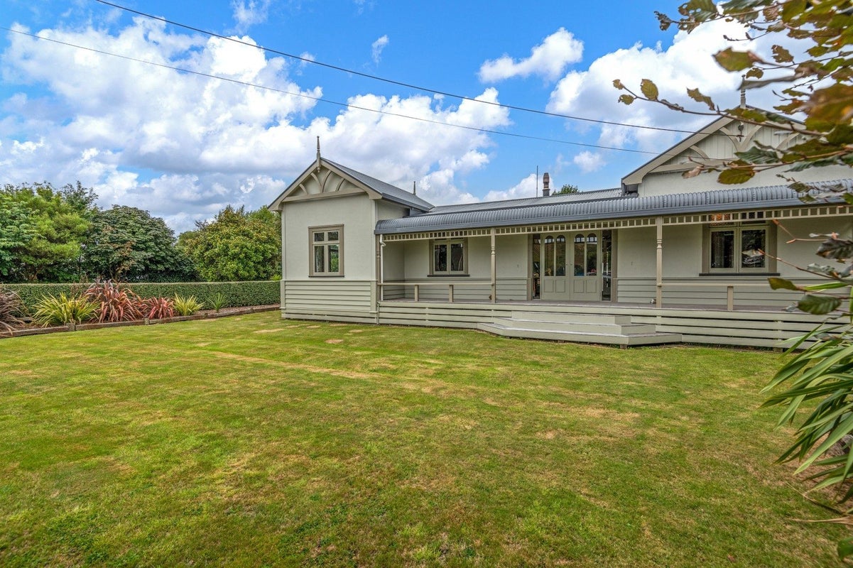 81265 State Highway 2, Mangatainoka, Pahiatua - Carousel 1