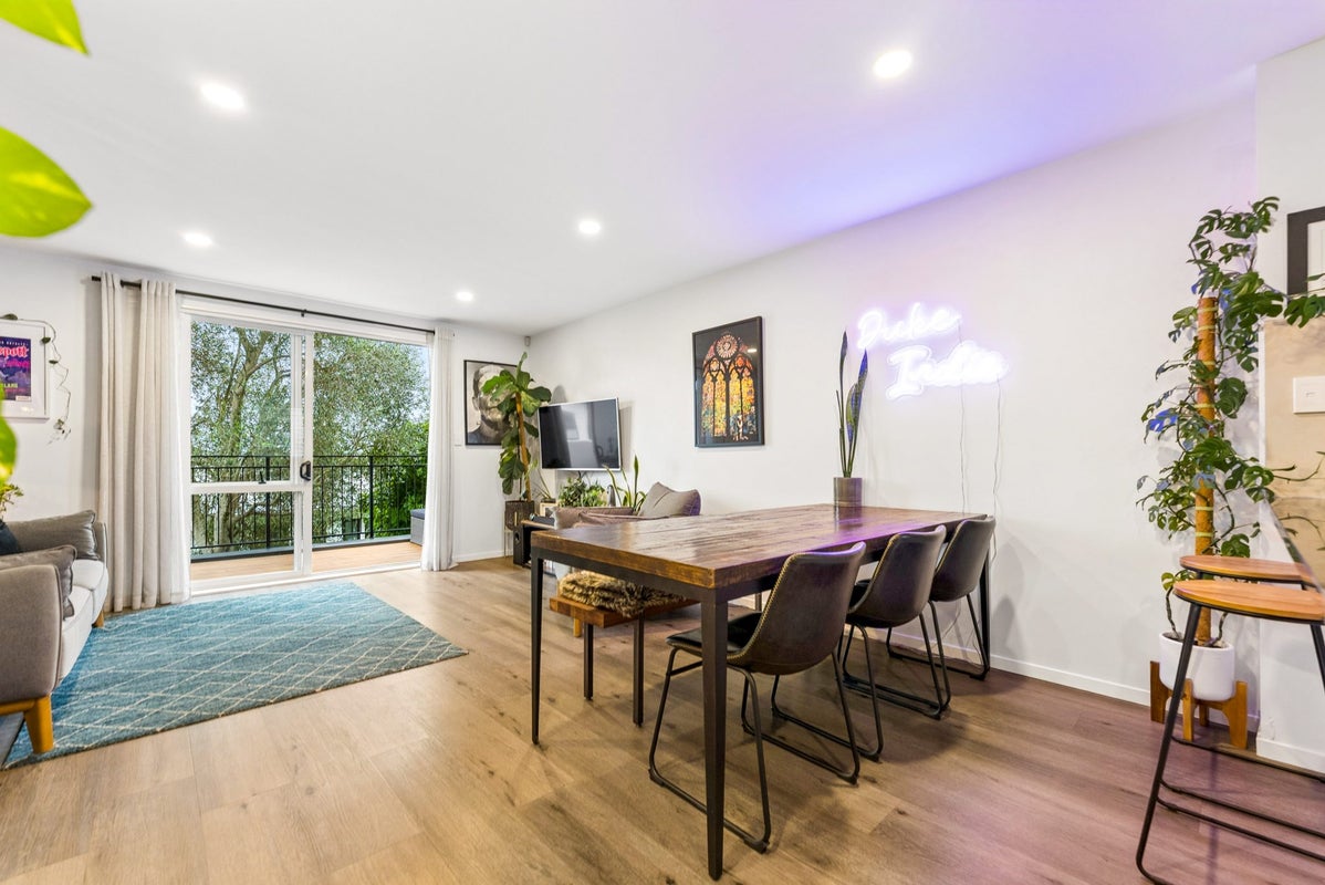 10/6 Islington Avenue, New Lynn, Waitakere City, Auckland - Carousel 2