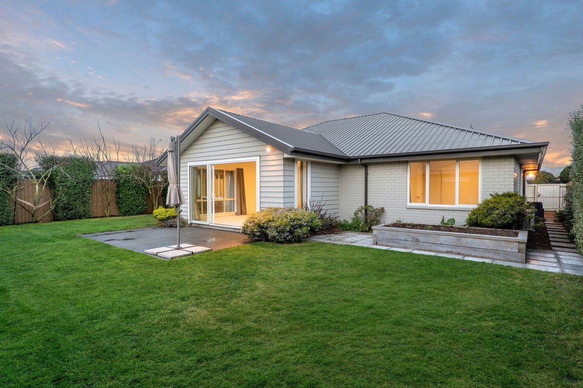 16 Bamber Crescent, Halswell, Christchurch - Carousel 17