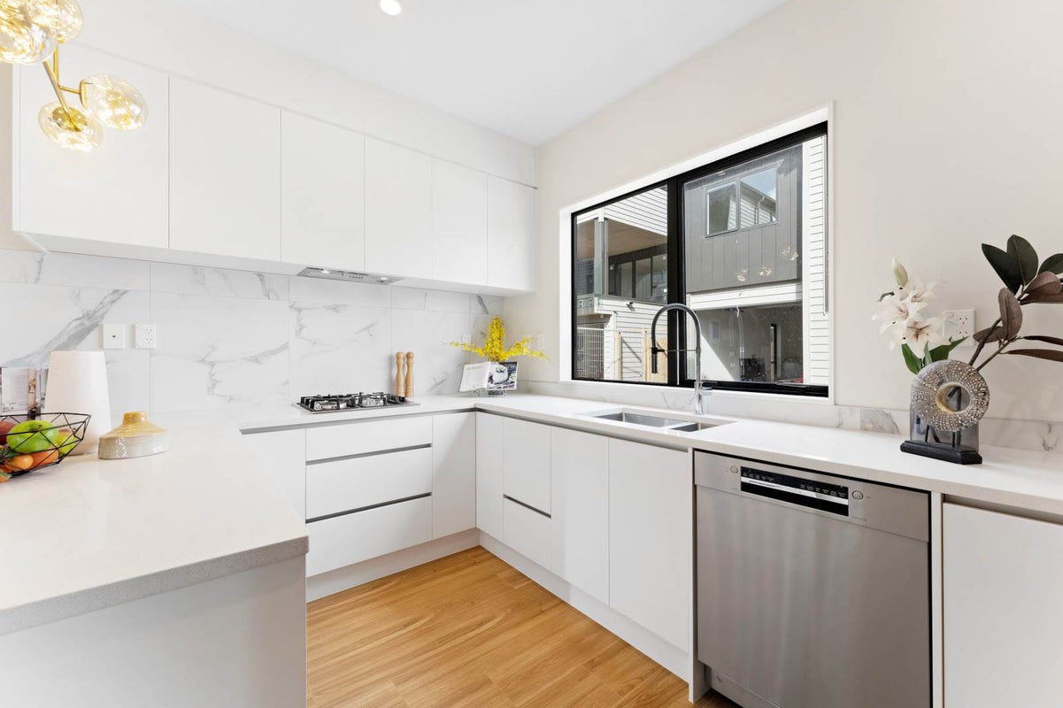10E Swan Crescent, Pakuranga, Auckland - Carousel 2