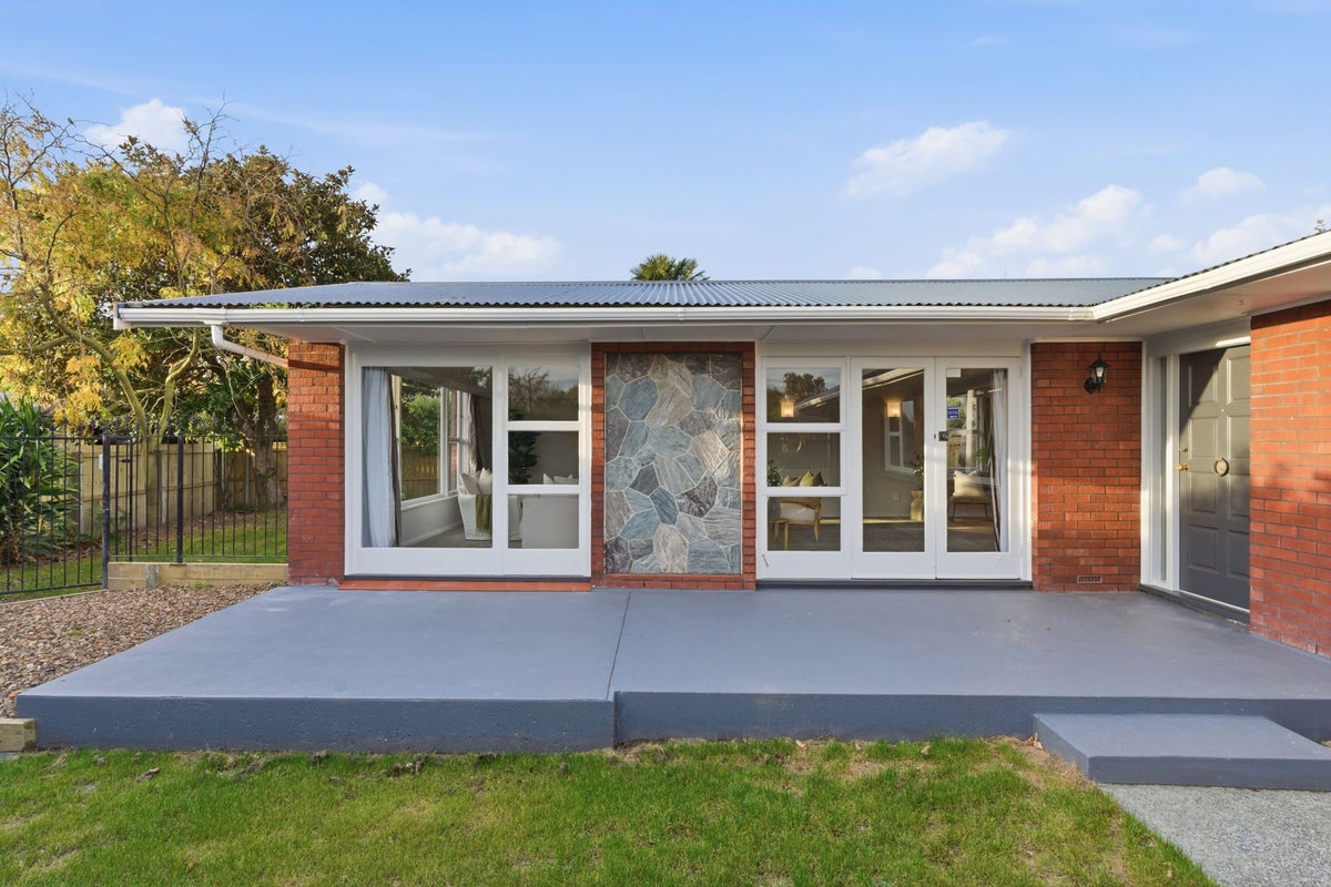 22 Warren Crescent, Hillmorton, Christchurch - Carousel 2