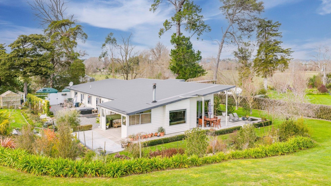 136F Lindsay Road, Waipukurau, Waipukurau - Carousel 1