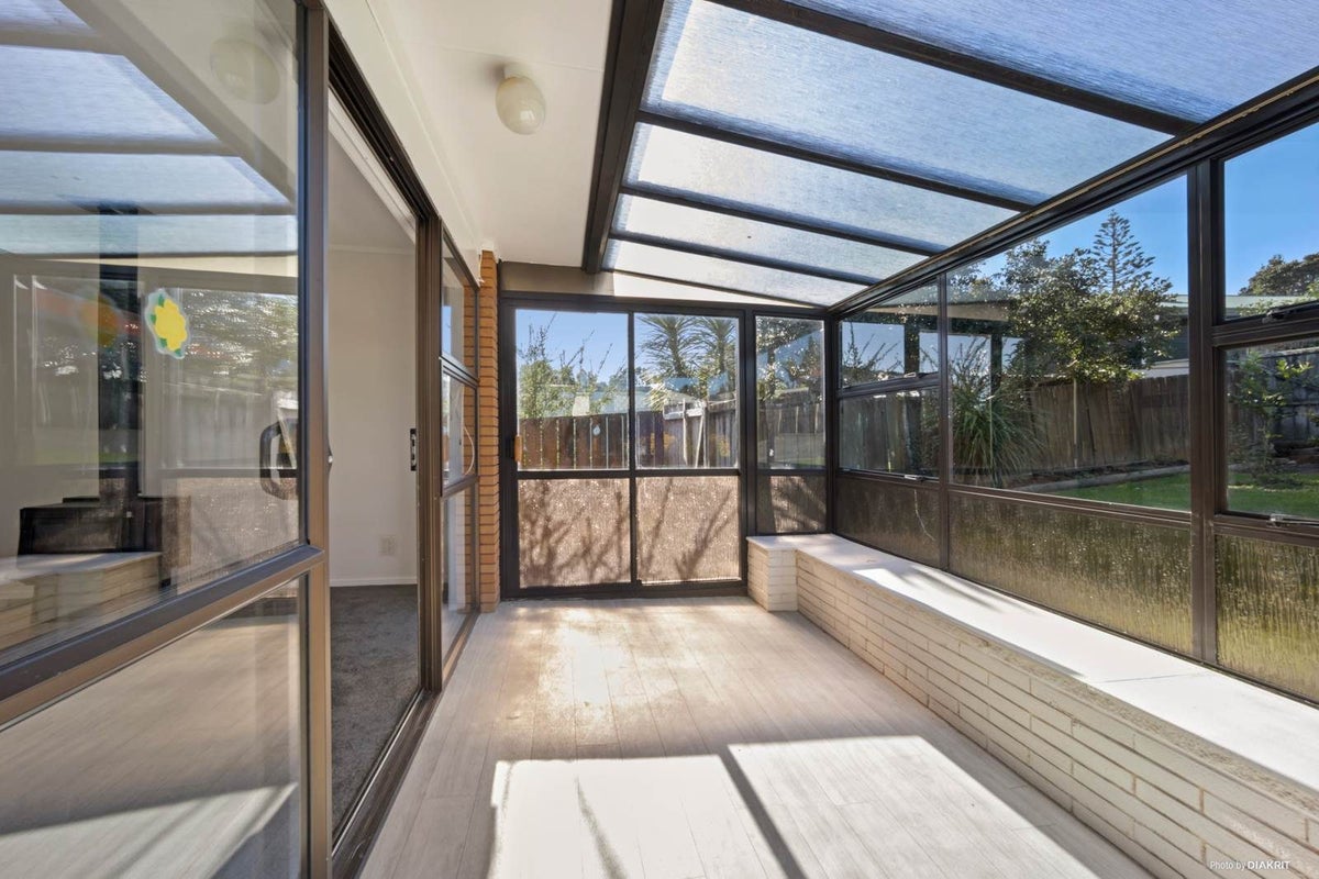 2/4142A Great North Road, Glendene, Auckland - Carousel 2