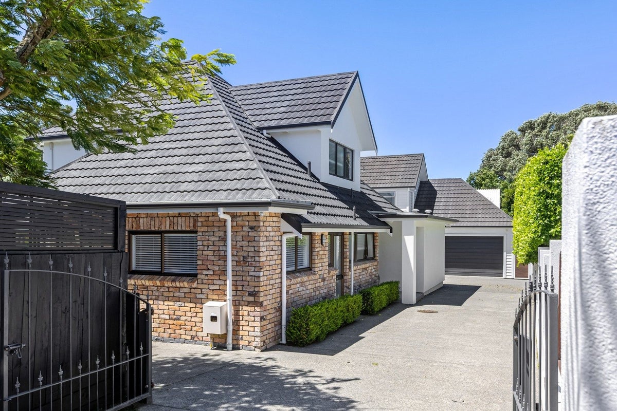 9A Marie Avenue, Red Beach, Red Beach - Carousel 2