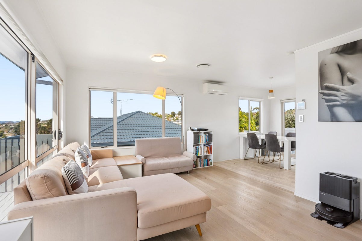 57 Garton Drive, Massey, Auckland - Carousel 1