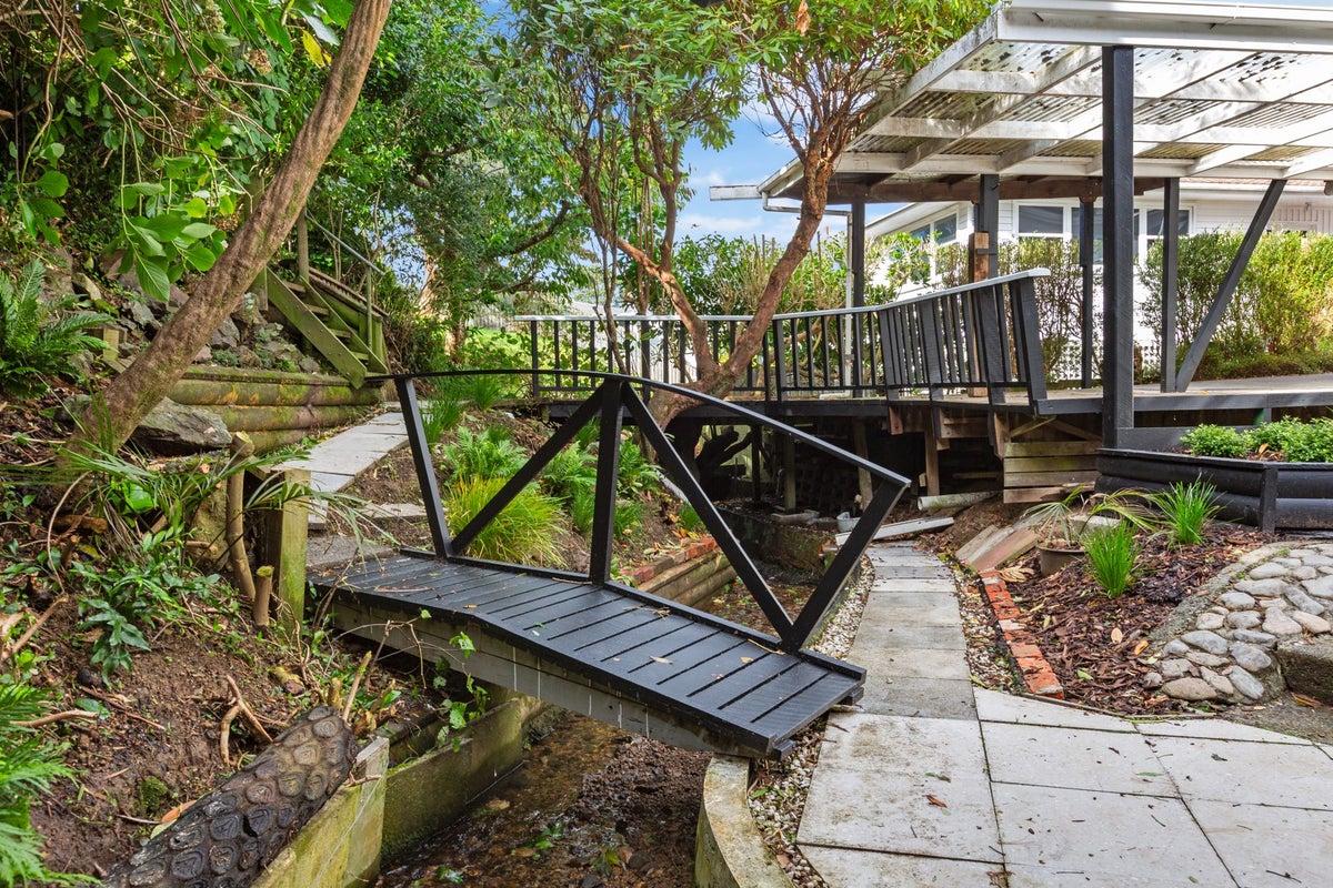18 Woodland Road, Johnsonville, Wellington - Carousel 2