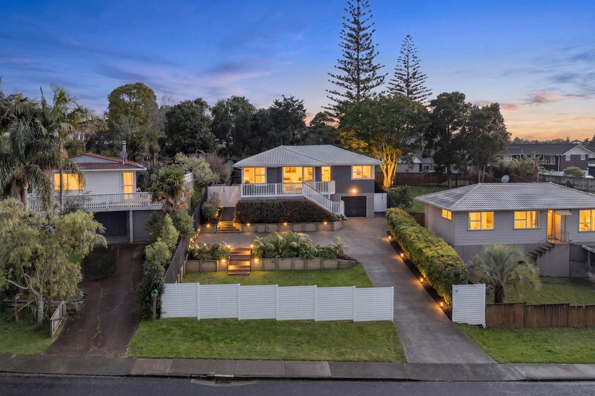 17 Temuri Place, Glendene, Auckland - Carousel 2