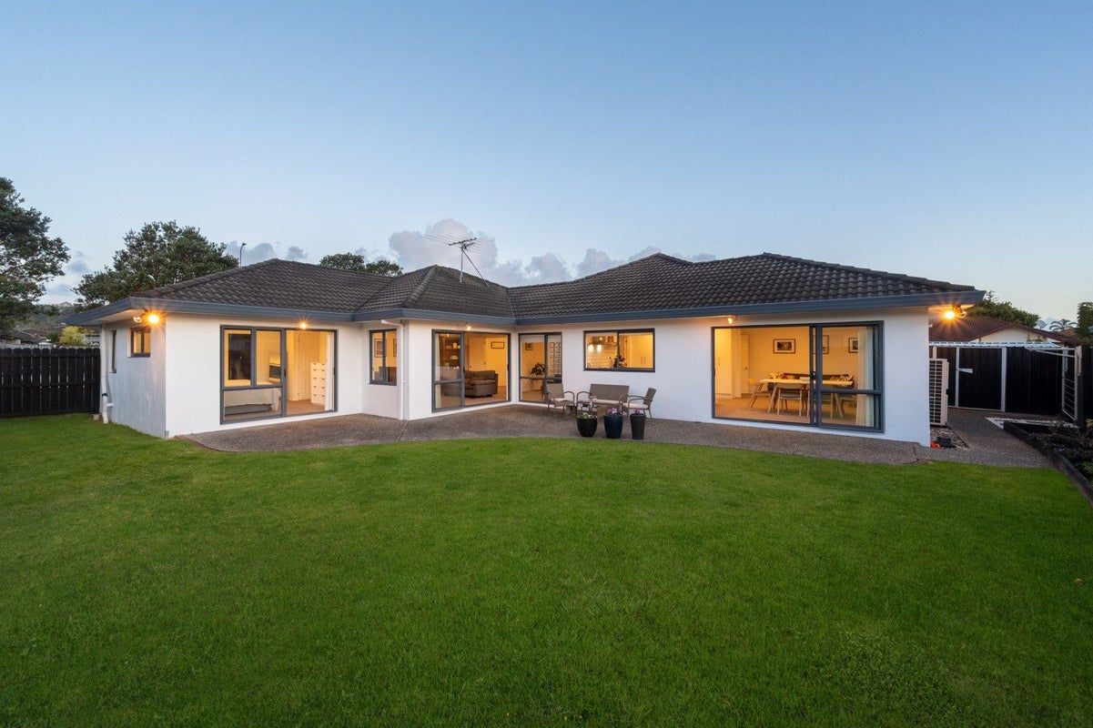 11 Wayne Francis Drive, East Tamaki, Auckland - Carousel 2
