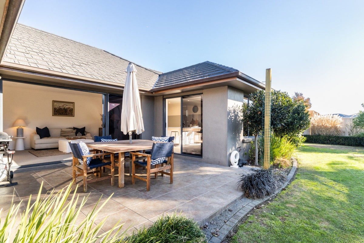 3 Brooklands Drive, Havelock North, Havelock North - Carousel 2