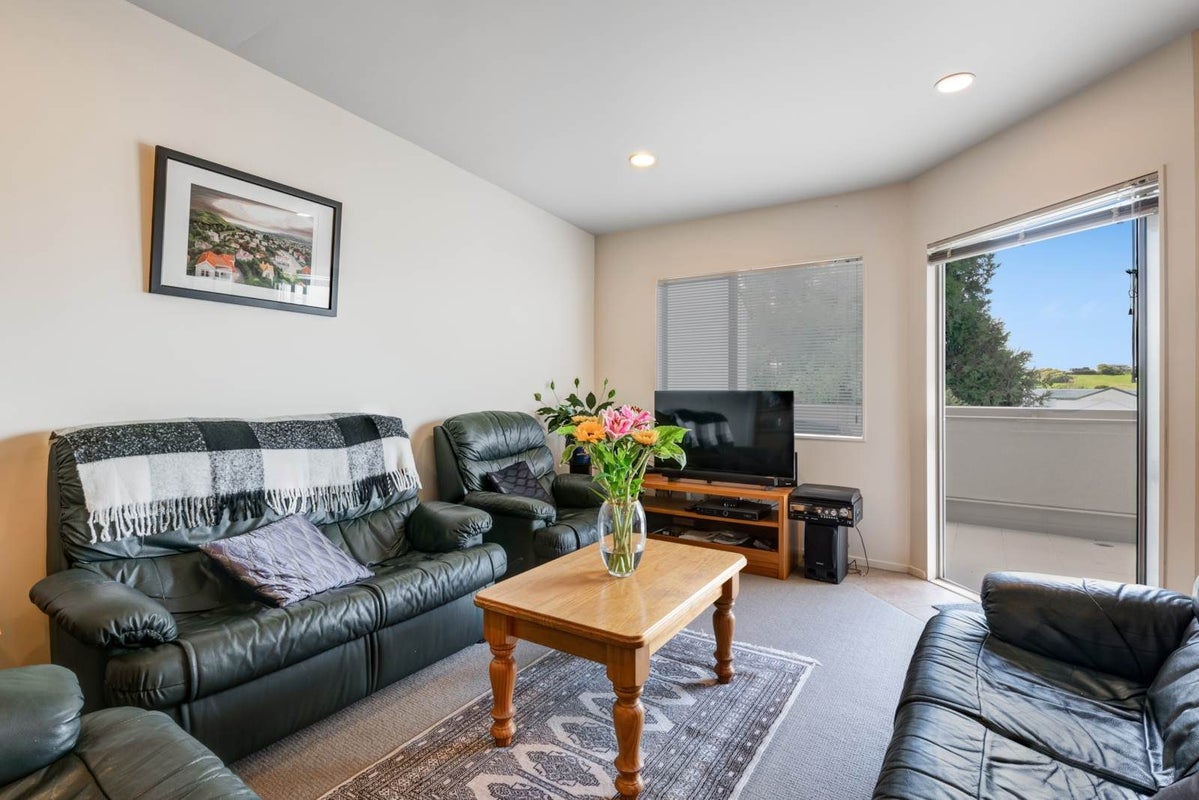 55 Palmgreen Court, Stanmore Bay, Whangaparaoa - Carousel 2