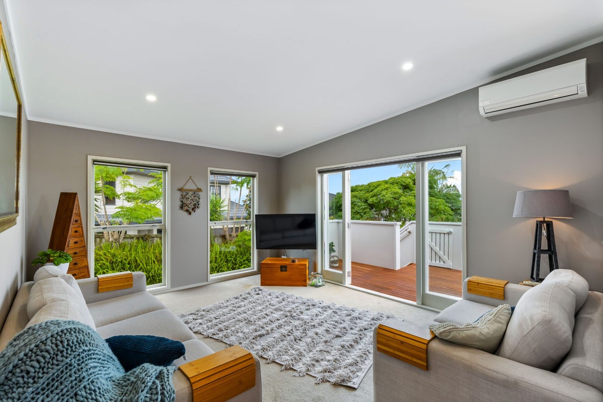 1/43 Auld Street, Torbay, Auckland - Carousel 1