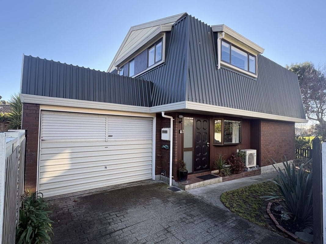 2/62A TIPAHI ST, Nelson South, NELSON - Carousel 1