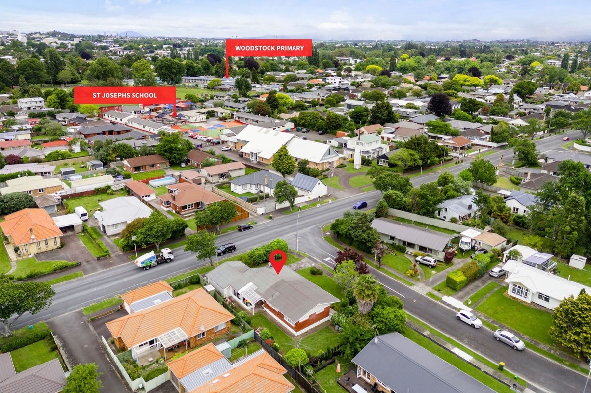 2 Golden Place, Fairfield, Hamilton - Carousel 20