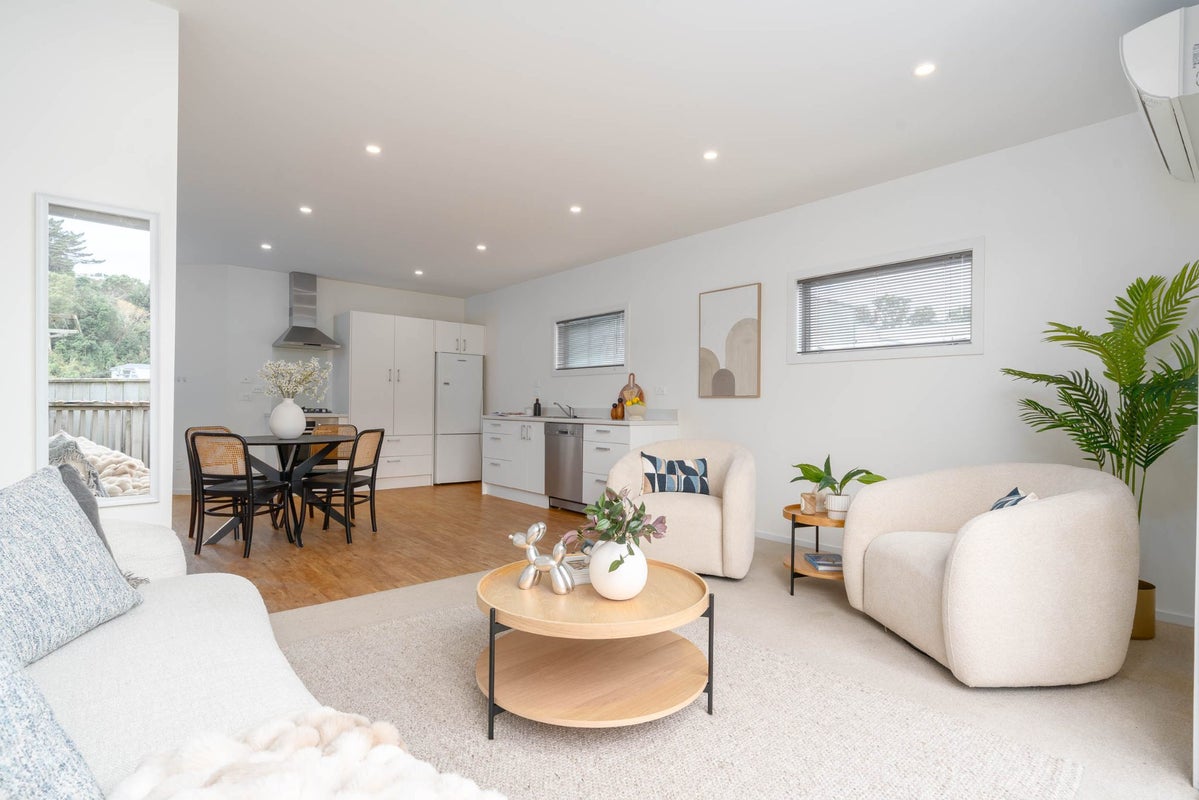 13/32 Dr Taylor Terrace , Johnsonville, Wellington - Carousel 1