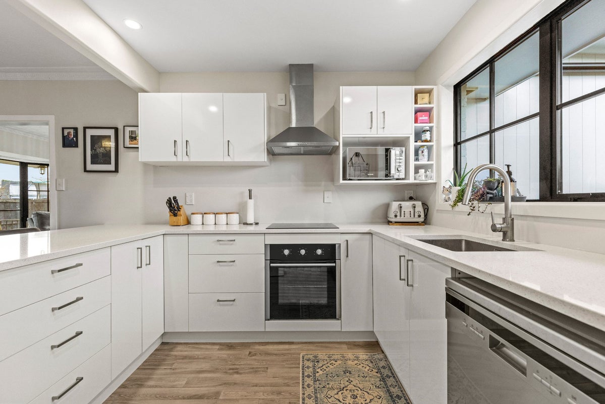 24 Heathglen Avenue, Parklands, Christchurch - Carousel 2